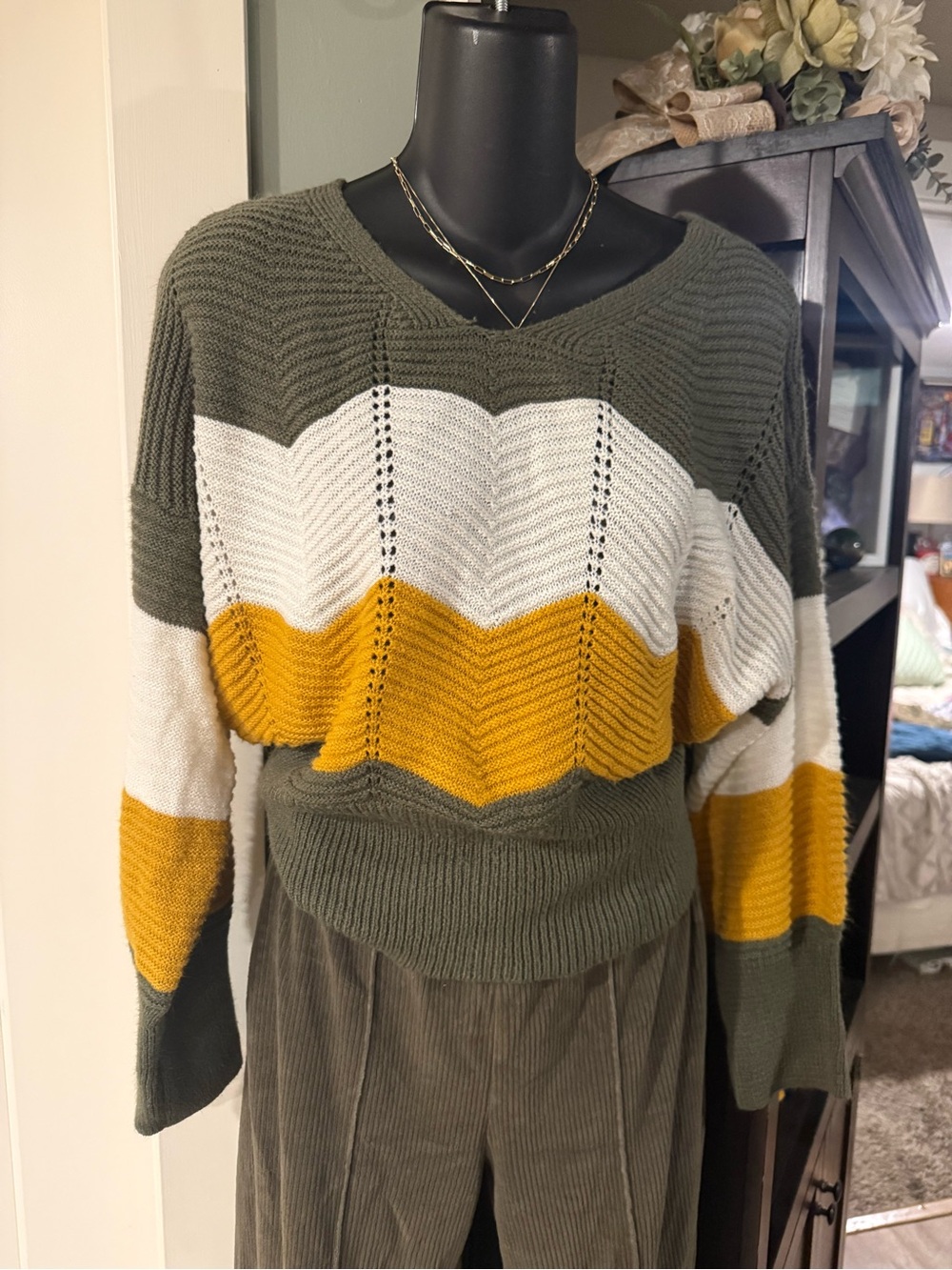 4/$16 Full Circle Trends Olive Green, White & Mustard Chevron Knit Sweater Small